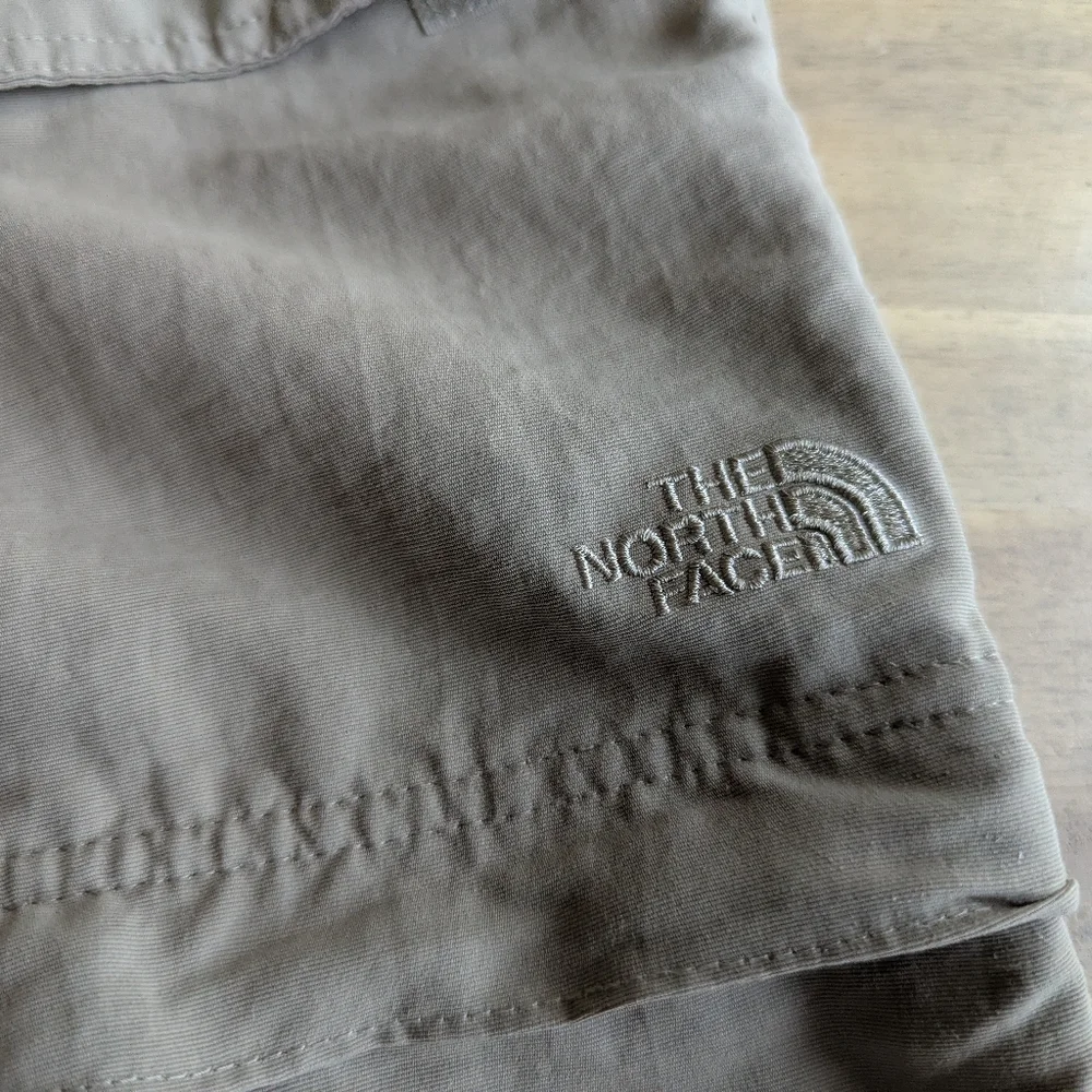 The North Face‎ Men's Convertible Pants/Shorts (Sz M)